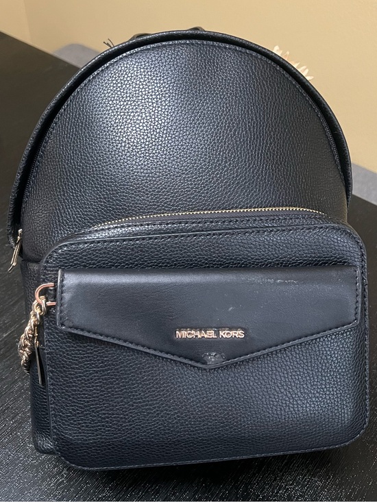 Michale Kors Maisie Medium Pebbled Leather 2-in-1 Backpack. Pre-Owned. main image 9